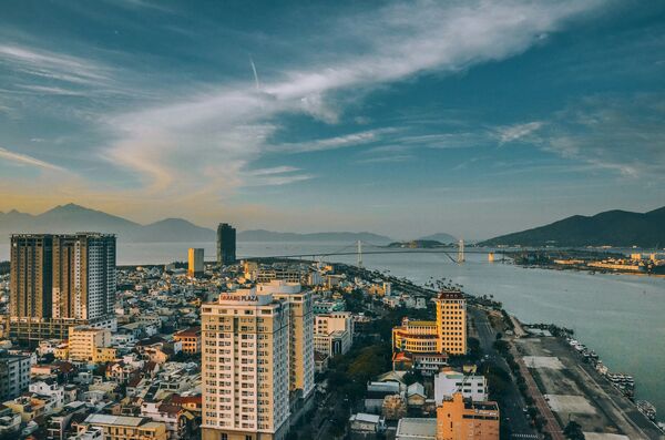 岘港, 越南的房地产代理