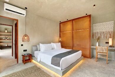 El complejo Garden Villa II Ubud ofrece lujosas villas de una sola planta con piscinas infinitas y vistas a la jungla y a los campos de arroz.
Un amplio terreno brinda privacidad en una de las mejores ubicaciones de la isla, permitiéndote dedicarte Garden Villa II (Ubud)