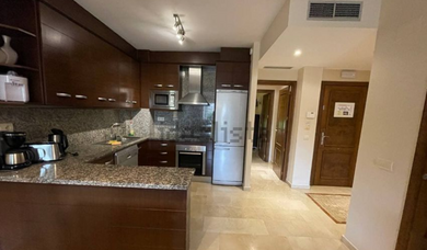 Loft en venta en Calaburra – Chaparral (Mijas).
Vivienda contemporánea en complejo residencial de prestigio junto al mar.
Se ofrece un elegante loft de 121 m² en el exclusivo complejo residencial Club la Costa, ubicado en la zona de Calaburra – Chap Loft in Calaburra