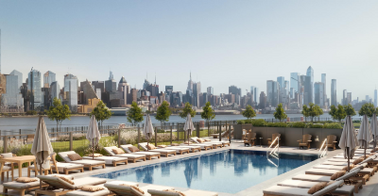 Vista Pointe at Port Imperial es un complejo residencial de lujo con vista al río Hudson, que ofrece amplias residencias tipo condominio de una a cuatro habitaciones con vistas panorámicas sin obstáculos de Manhattan. Las viviendas están equipadas co Vista Pointe at Port Imperial