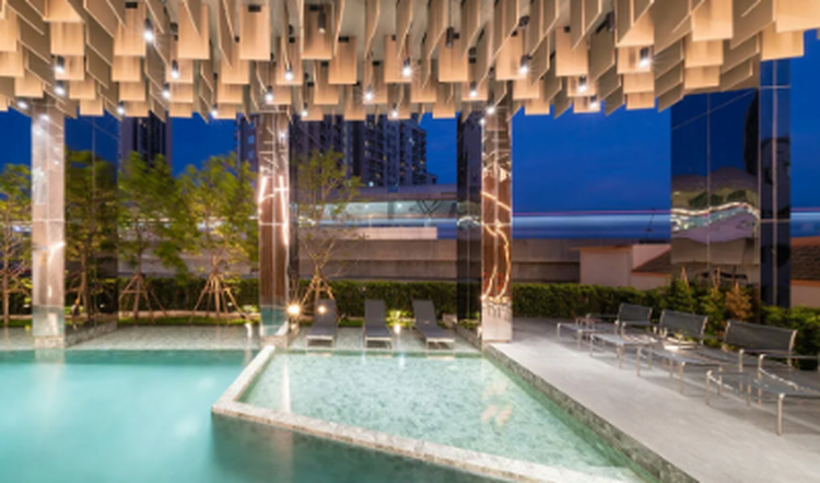 The Cuvee Yaek Tiwanon es un condominio residencial premium de estilo moderno, ubicado a pocos pasos de la estación MRT Yaek Tiwanon. Su excelente ubicación garantiza un acceso rápido y cómodo al centro de Bangkok y a otros distritos importantes. El The Cuvee Yaek Tiwanon