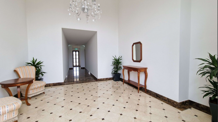 M100 - Holland Park Residences