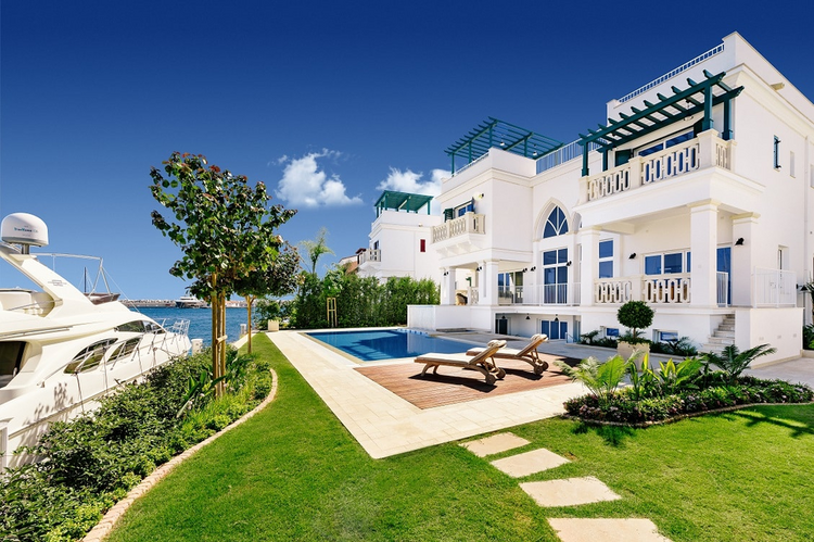 This is the most recognizable and unique project in Cyprus and the Eastern Mediterranean. The integrated full-service superyacht marina in Limassol is a unique blend of residential and commercial real estate, cultural institutions, and leisure facili Limassol Marina