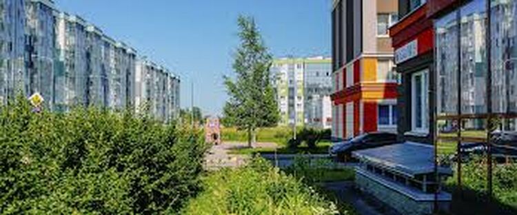 El sexto bloque de "Yasno.Yanino" es la joya de la corona de este magnífico complejo, donde el confort alcanza la perfección.
Esta es una de las últimas fases del complejo residencial "Yasno.Yanino", donde los patios están cerrados al tráfico, ofrec Yasno.Yanino