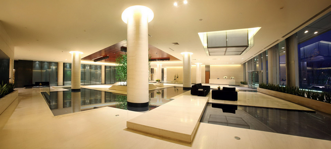 SOHO Beijing Residence — Lujo moderno y prestigio en el corazón de Pekín
Concepto del proyecto
SOHO Beijing Residence es un complejo residencial de lujo desarrollado por la reconocida promotora SOHO China. El proyecto se encuentra en la zona de Yan SOHO Beijing Residence