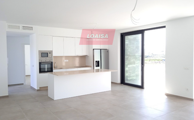 VILLA AMANECER – VERA, ALMERÍA.
REF. 1108 – Villa de lujo para construir (parcela no incluida).
Presentamos un proyecto de villa de lujo de dos plantas con 195 m², que puede construirse en una parcela a su elección en una de las zonas más pintoresca VILLA AMANECER