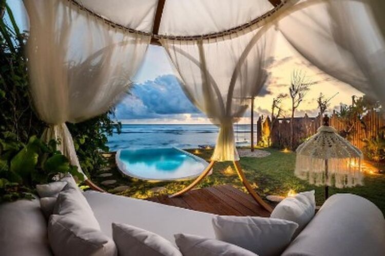 Bubble Hotels