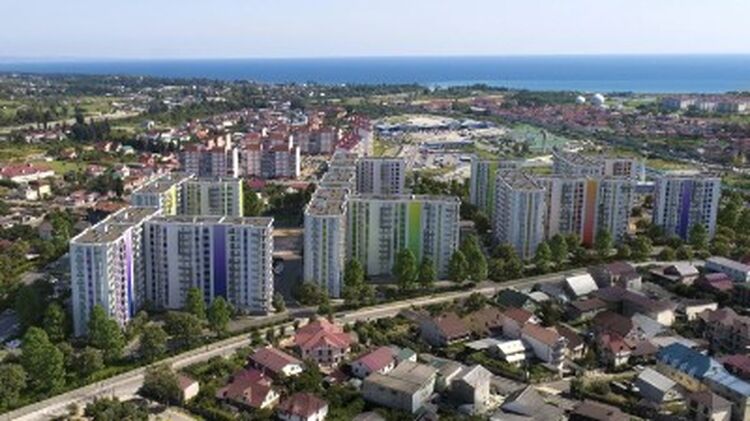 "Frukty" Residential Complex is a development of nine modern comfort-class buildings located in the picturesque Adler district of Sochi.
Special attention has been given to creating a safe environment for residents: the "safe courtyard" system preve Frukty