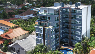 Calypso Condo es un condominio familiar de alta gama situado en Nai Harn, una de las zonas más tranquilas y atractivas de Phuket, junto a la costa de Andamán. Ofrece apartamentos listos para habitar, zonas de juego para niños y piscina, creando un en Calypso Condo