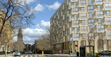 The Silva 位于 Columbia Road 1630 号,是一座全新开发的 10 层住宅楼,由国际知名建筑事务所 Grimshaw 设计,包含约 172 套公寓和两层地下停车场。
该项目以高品质的欧洲风格装修为特色,为住户提供一流的居住体验。公共设施包括屋顶大型泳池、烧烤区、户外火炉、先进的健身中心以及一个绿意盎然的私人庭院,为居民营造城市中的静谧空间。
项目将按 LEED v4 绿色建筑标准建造。地理位置优越,步行可达 Columbia Heights 地铁站,16 街的快速公交 The Silva
