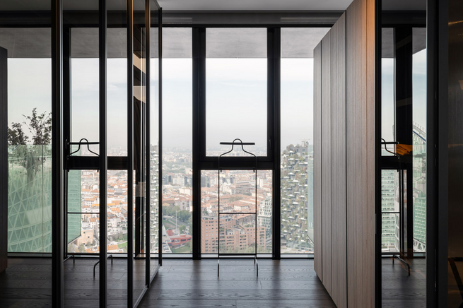Torre Solaria — El símbolo moderno de Milán y la encarnación de la elegancia italiana
Concepto del proyecto
Torre Solaria es un rascacielos residencial de lujo desarrollado por COIMA SGR, ubicado en el prestigioso distrito Porta Nuova de Milán. For Torre Solaria