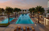 Mandarin Oriental Oman es un desarrollo residencial de lujo ubicado en la prestigiosa zona de Muscat, que ofrece residencias de lujo y comodidades de cinco estrellas. El proyecto incluye amplias villas y apartamentos con un diseño moderno, que combin Mandarin Oriental