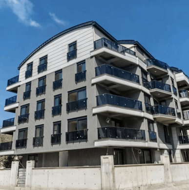 Ekşioğlu İnşaat proudly presents a contemporary 2+1 duplex apartment located in Zerdalilik, one of Antalya’s most desirable neighborhoods. The project blends elegant design, smart engineering, and urban comfort for a high-quality living experience. 2+1 duplex apartment