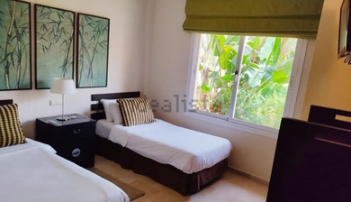 Loft en venta en Calaburra – Chaparral (Mijas).
Vivienda contemporánea en complejo residencial de prestigio junto al mar.
Se ofrece un elegante loft de 121 m² en el exclusivo complejo residencial Club la Costa, ubicado en la zona de Calaburra – Chap Loft in Calaburra