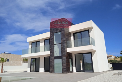 VILLA AMANECER – VERA, ALMERÍA.
REF. 1108 – Villa de lujo para construir (parcela no incluida).
Presentamos un proyecto de villa de lujo de dos plantas con 195 m², que puede construirse en una parcela a su elección en una de las zonas más pintoresca VILLA AMANECER