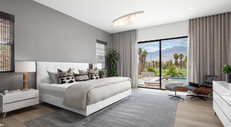 Nola at Escena es una comunidad de golf de lujo cerrada ubicada en Palm Springs, California, que ofrece 40 viviendas de un solo nivel con piscina privada y arquitectura moderna. Las casas cuentan con diseños de planta abierta y fachadas contemporánea Nola at Escena