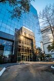The Douglas es una torre de oficinas boutique ubicada en Preston Center, una de las zonas más codiciadas de Dallas, Texas. El edificio cuenta con acabados de clase A, vistas espectaculares y sistemas completamente modernizados. Gracias a su ubicación The Douglas