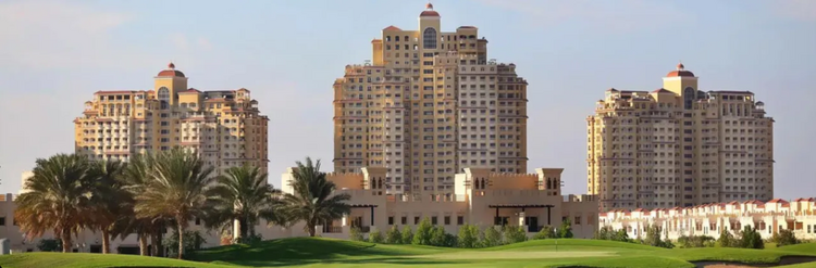 Royal Breeze Residences, located in the picturesque village of Al Hamra in Ras Al Khaimah, offers residents a tranquil life away from the hustle and bustle of the city. With stunning views of the open sea and pristine beaches, this complex combines e Royal Breeze