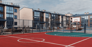 Nova Vita is an eco-quarter in Krasnodar where comfort-class living meets nature. Designed for those who value mindful consumption, sustainability, and everyday well-being, it redefines urban living through thoughtful design.
The project features el Nova Vita