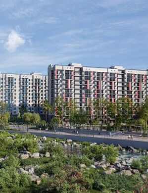 The "Letniy" residential complex consists of seven 12-story buildings located in the picturesque Kudepsta River valley.
Residents enjoy a unique opportunity to admire breathtaking sea and mountain views right from their windows. A multi-level parkin Letniy