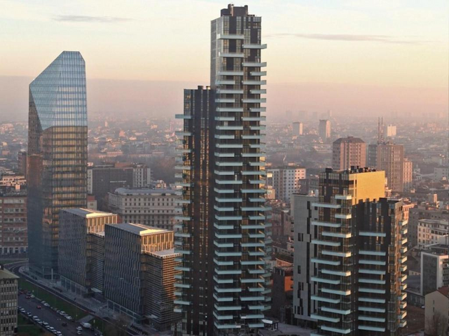 Torre Solaria — El símbolo moderno de Milán y la encarnación de la elegancia italiana
Concepto del proyecto
Torre Solaria es un rascacielos residencial de lujo desarrollado por COIMA SGR, ubicado en el prestigioso distrito Porta Nuova de Milán. For Torre Solaria